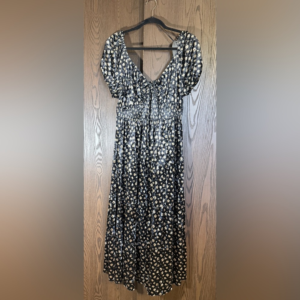 ARULA Black Floral Puff-Sleeve Tiered Dress